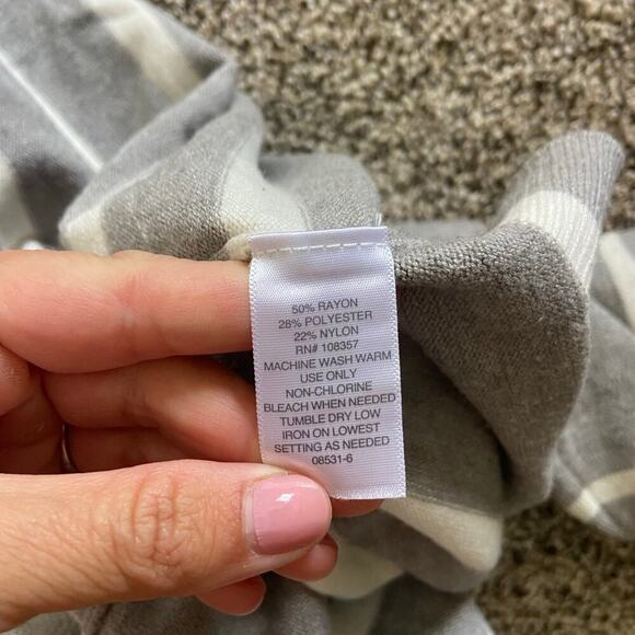 liz clairborne classic sweater lomg sleeve gray and white stripe xl cowl neck - Picture 5 of 6